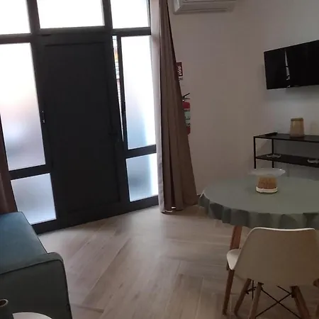 Monolocale Comodo E Spazioso * Альгеро